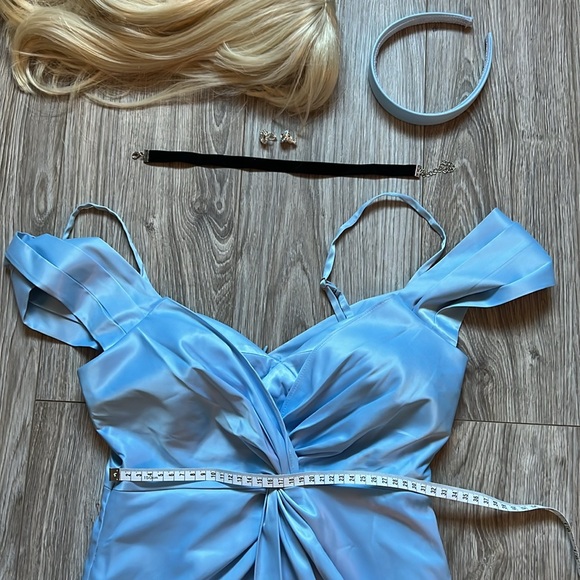 Cinderella costume with wig - Picture 3 of 4